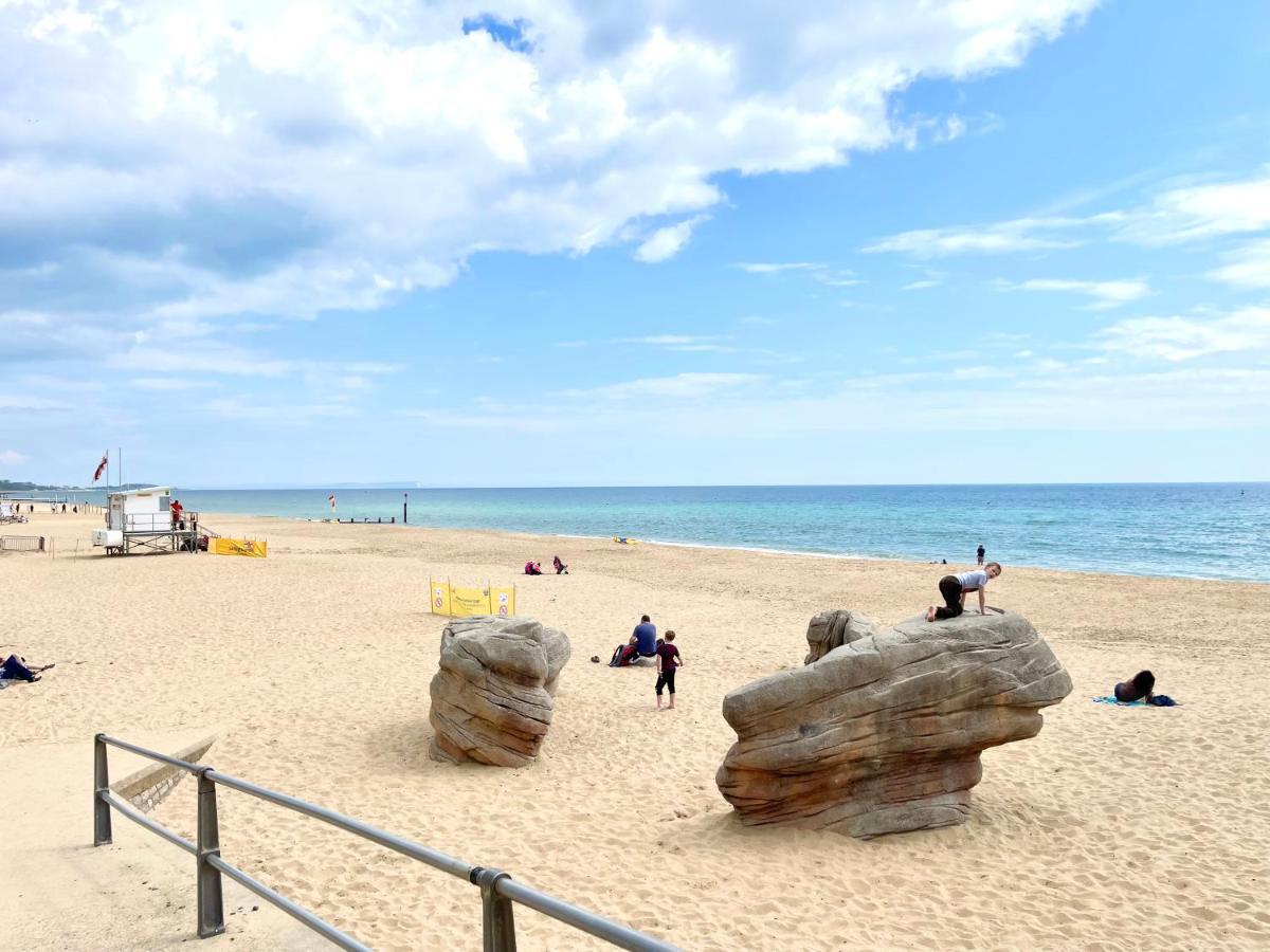 Sea View Family Stay By Beach Gym & Parking ボーンマス エクステリア 写真