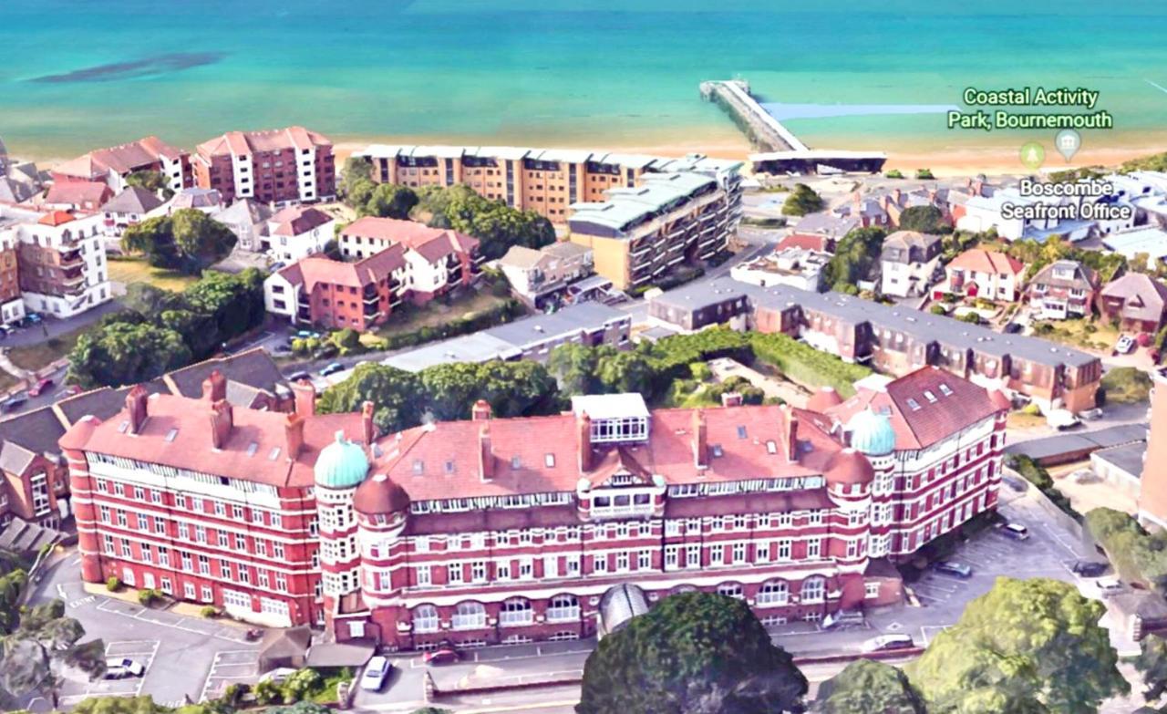 Sea View Family Stay By Beach Gym & Parking ボーンマス エクステリア 写真