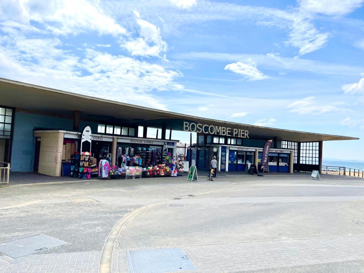 Sea View Family Stay By Beach Gym & Parking ボーンマス エクステリア 写真