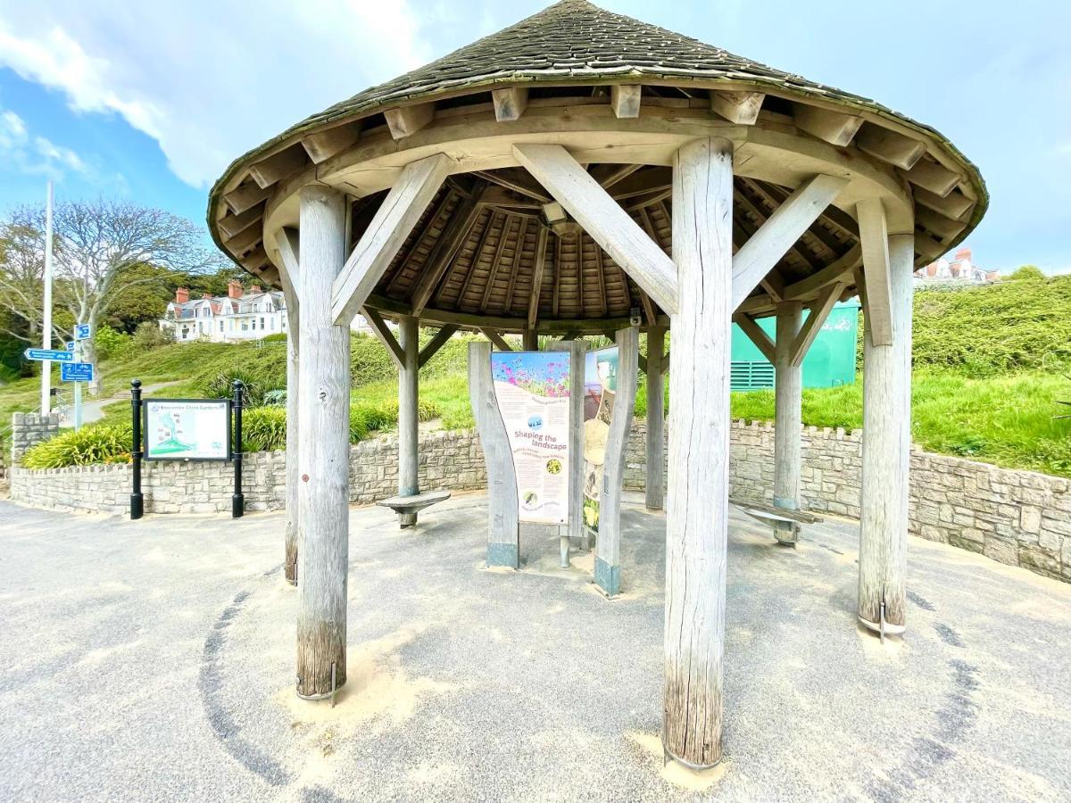 Sea View Family Stay By Beach Gym & Parking ボーンマス エクステリア 写真