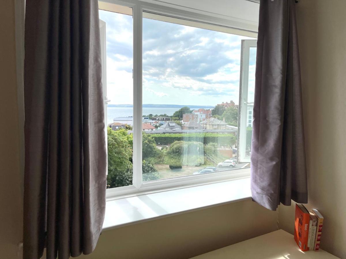 Sea View Family Stay By Beach Gym & Parking ボーンマス エクステリア 写真