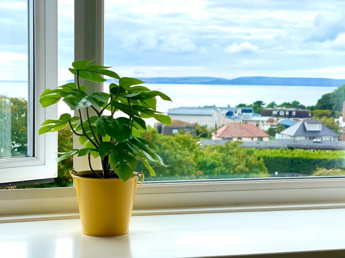 Sea View Family Stay By Beach Gym & Parking ボーンマス エクステリア 写真