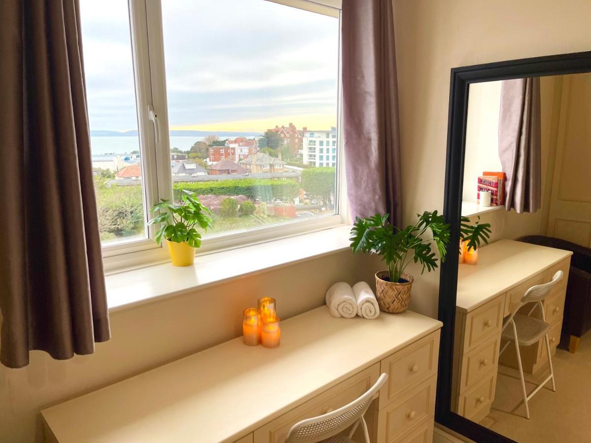 Sea View Family Stay By Beach Gym & Parking ボーンマス エクステリア 写真