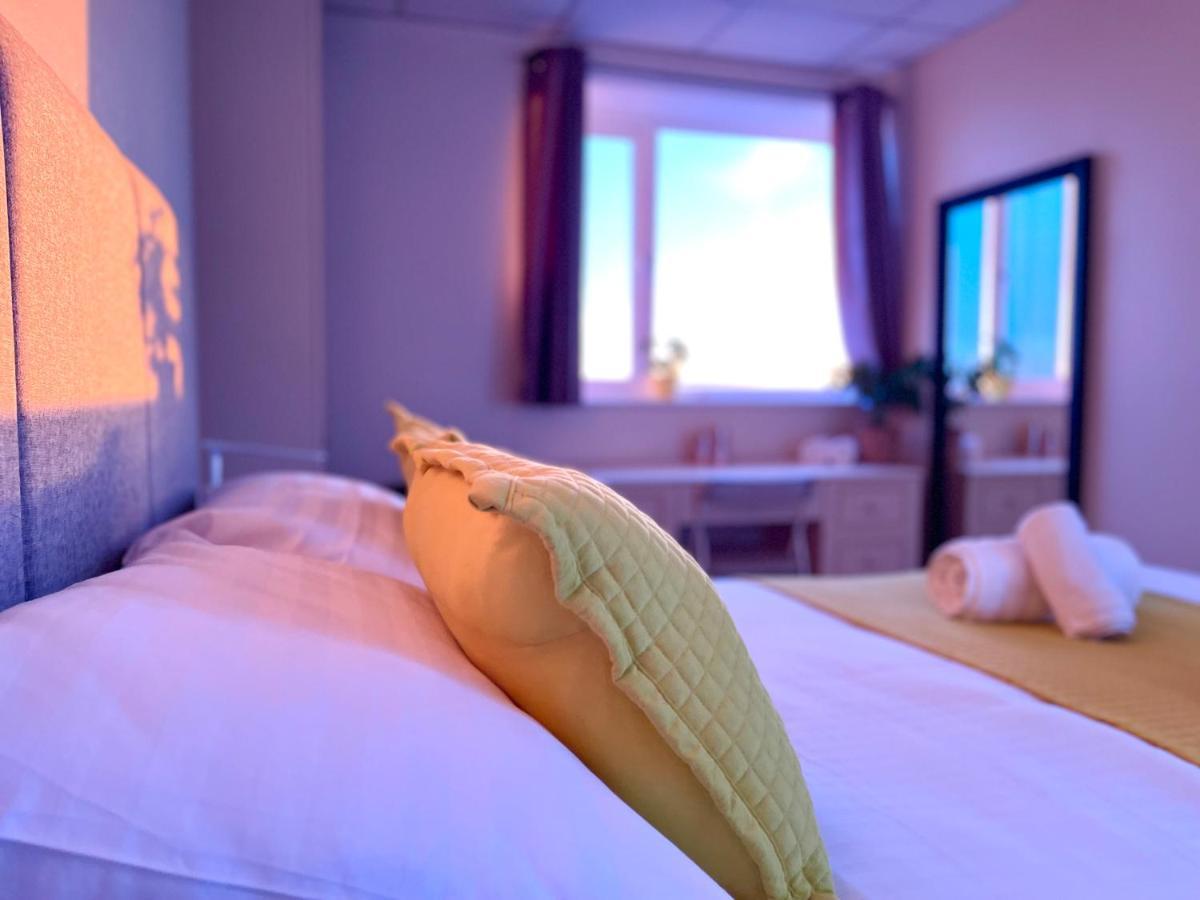 Sea View Family Stay By Beach Gym & Parking ボーンマス エクステリア 写真
