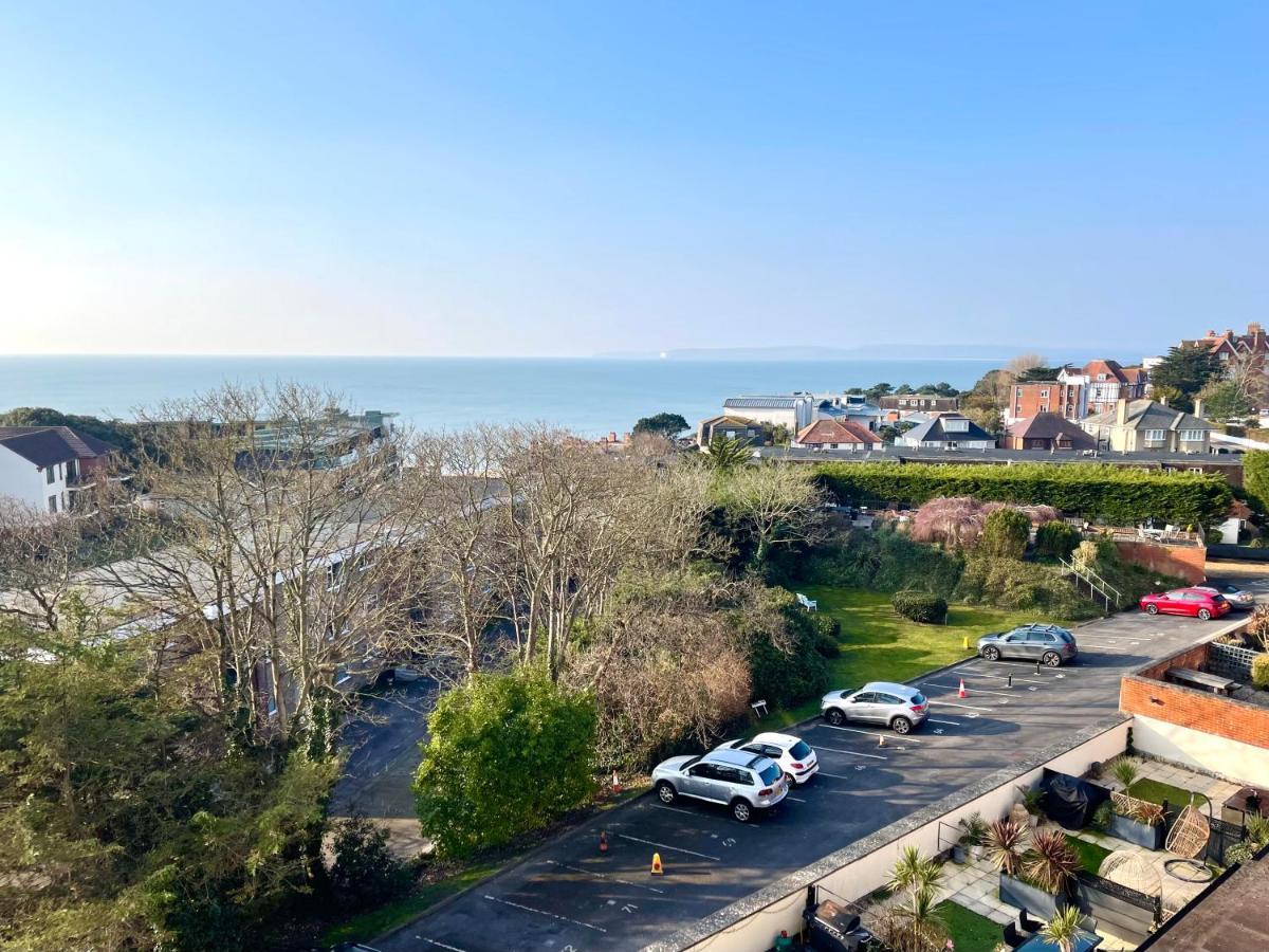 Sea View Family Stay By Beach Gym & Parking ボーンマス エクステリア 写真