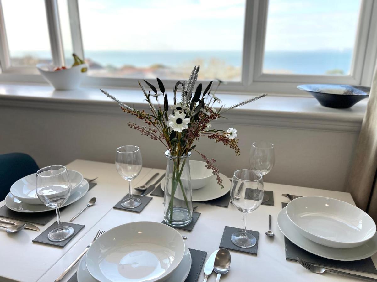 Sea View Family Stay By Beach Gym & Parking ボーンマス エクステリア 写真